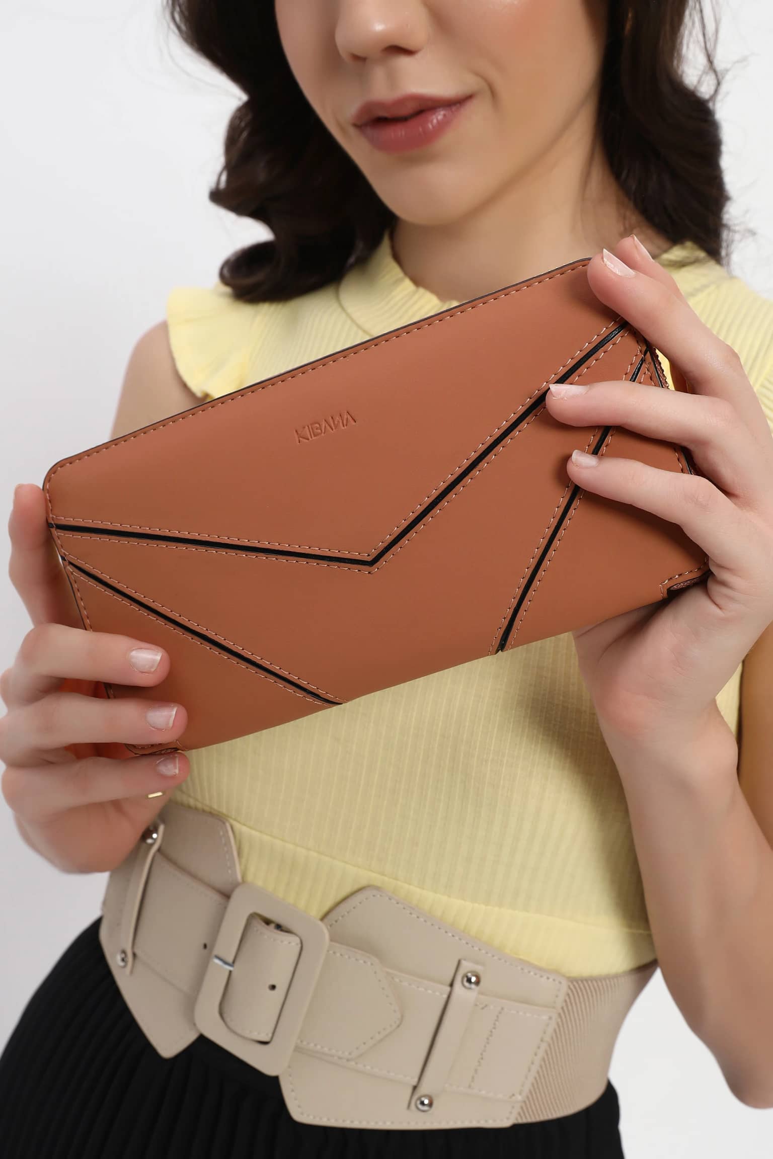 Lekha Envelope Vegan Leather Zip Around Women's Wallet - [Mocha]